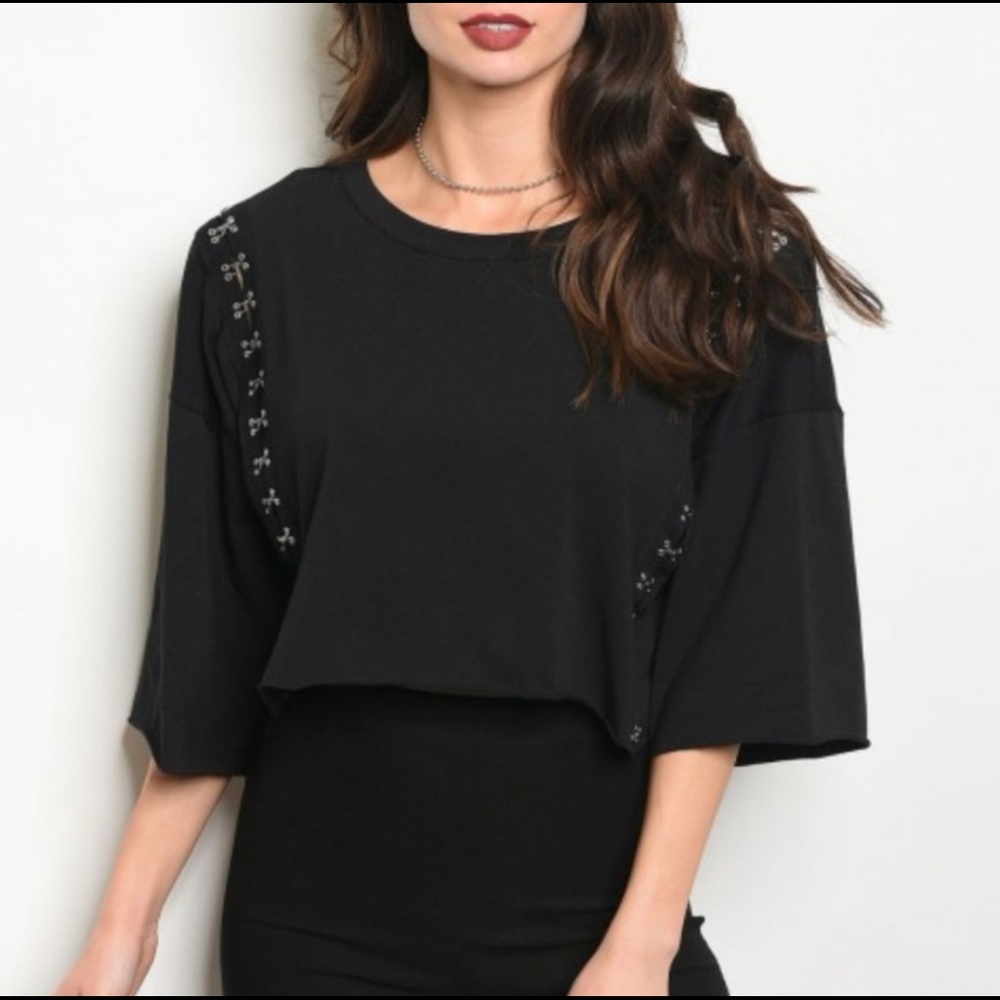 NEW Oversized Hook Eye Top